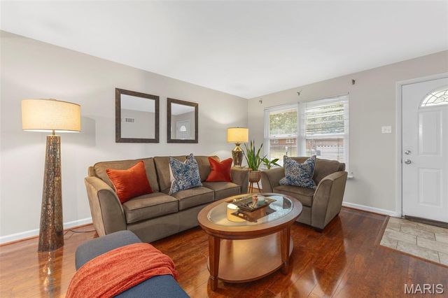 1200 Bluefield Drive, Florissant, MO 63033