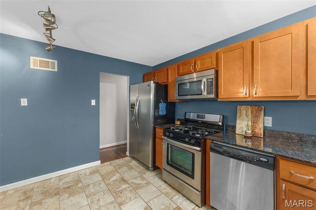 1200 Bluefield Drive, Florissant, MO 63033