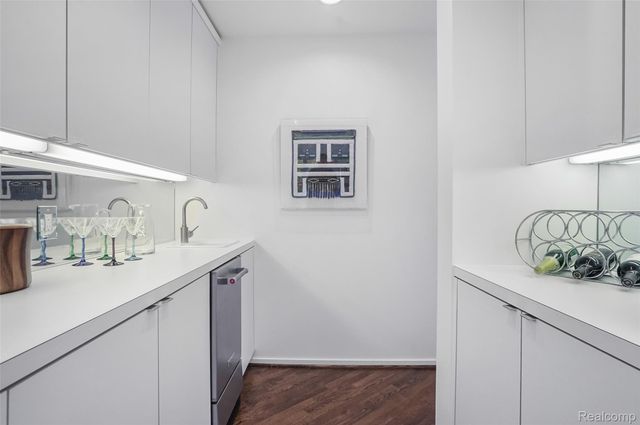 4766 Overton Cove, Bloomfield Hills, MI 48302