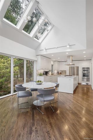 4766 Overton Cove, Bloomfield Hills, MI 48302