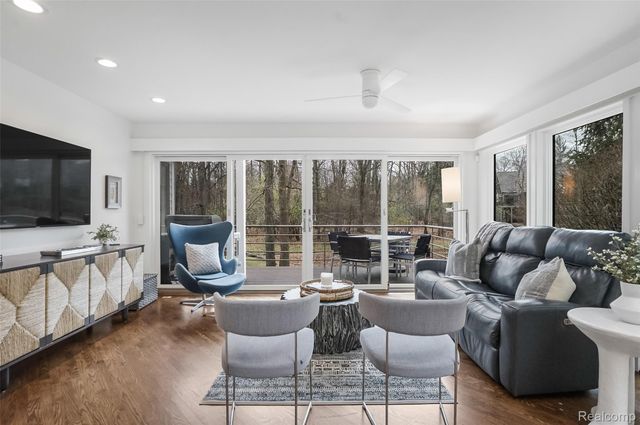 4766 Overton Cove, Bloomfield Hills, MI 48302