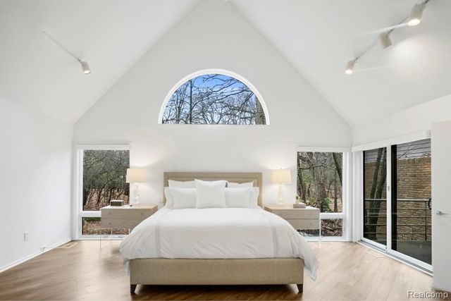 4766 Overton Cove, Bloomfield Hills, MI 48302