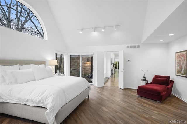 4766 Overton Cove, Bloomfield Hills, MI 48302