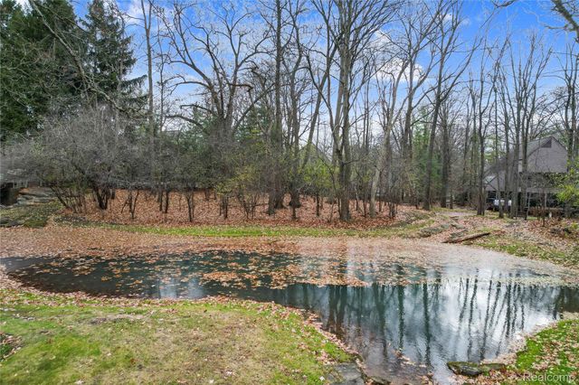 4766 Overton Cove, Bloomfield Hills, MI 48302