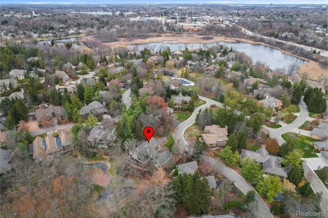 4766 Overton Cove, Bloomfield Hills, MI 48302