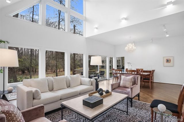 4766 Overton Cove, Bloomfield Hills, MI 48302