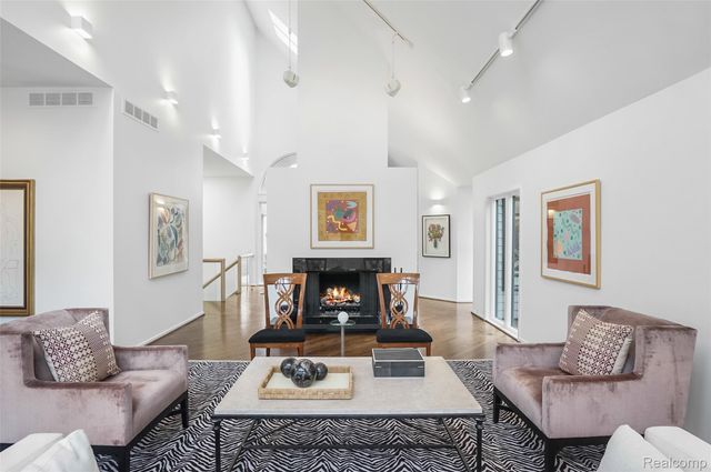 4766 Overton Cove, Bloomfield Hills, MI 48302