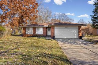 20530 Secluded Lane, Southfield, MI 48075