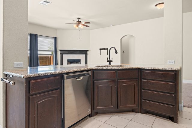 104 Laurel Oak Drive, Red Oak, TX 75154