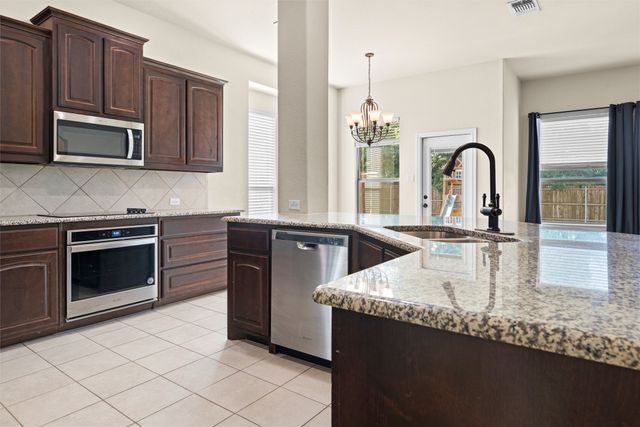 104 Laurel Oak Drive, Red Oak, TX 75154