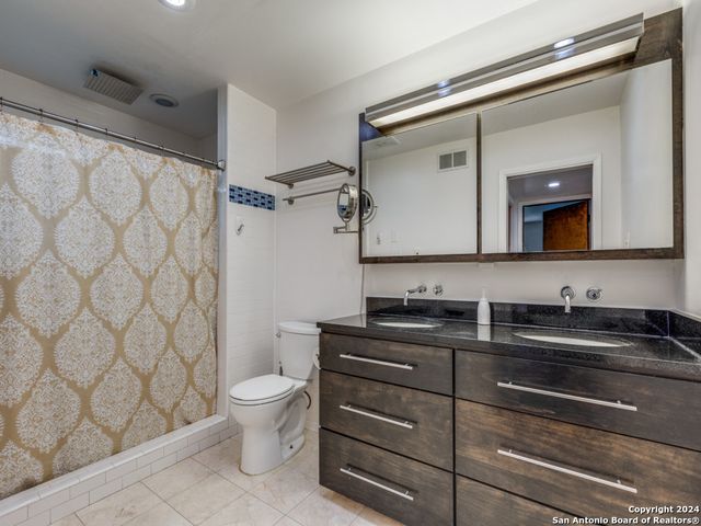 2702 Roundleaf Ct, San Antonio, TX 78231