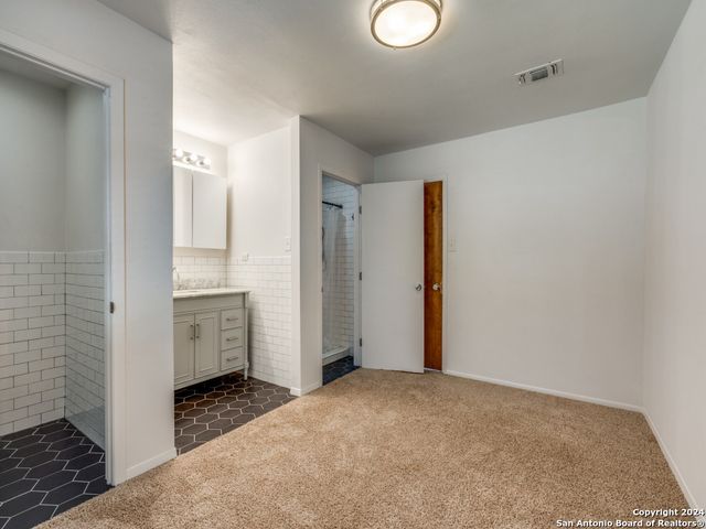 2702 Roundleaf Ct, San Antonio, TX 78231