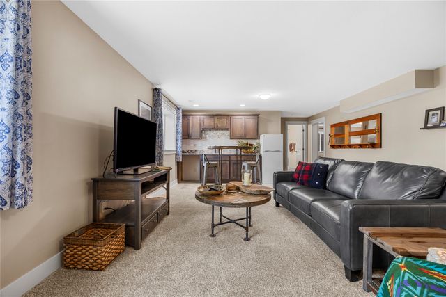 1151 34th Street SE, Altoona, IA 50009