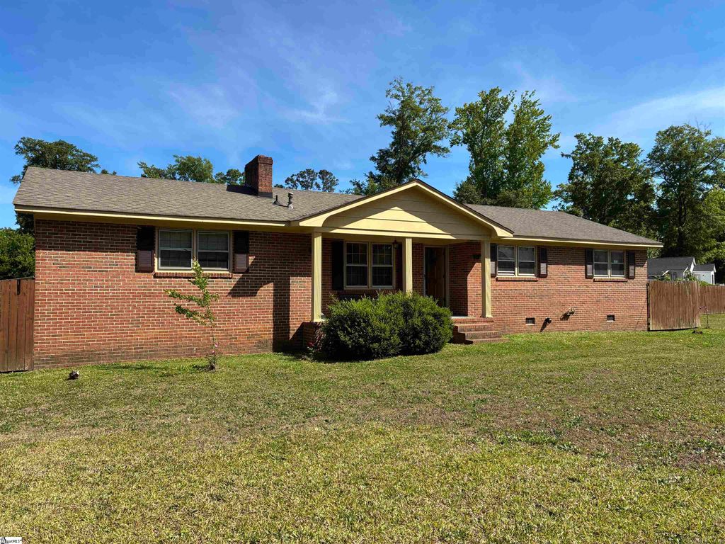 308 N Adair Street, Clinton, SC 29325