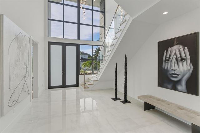 1050 NE 3rd Avenue, Boca Raton, FL 33432