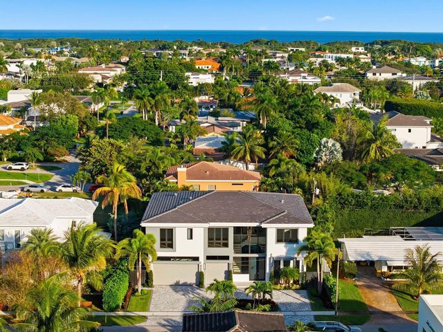 1050 NE 3rd Avenue, Boca Raton, FL 33432