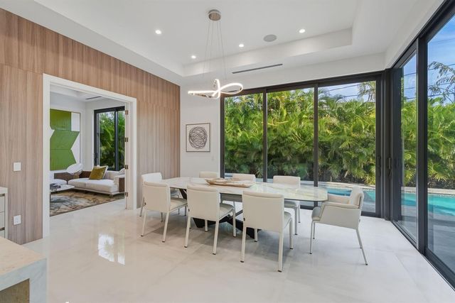 1050 NE 3rd Avenue, Boca Raton, FL 33432