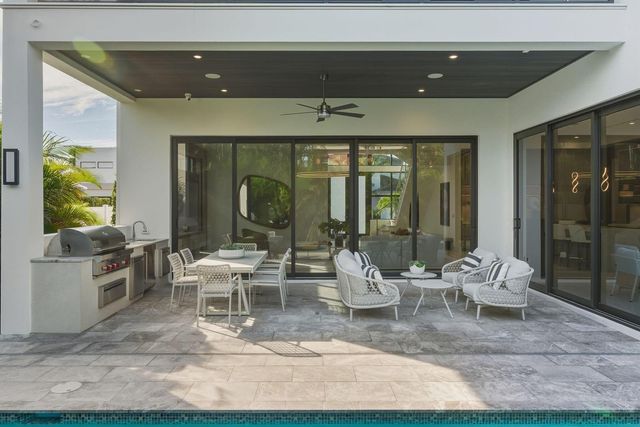 1050 NE 3rd Avenue, Boca Raton, FL 33432