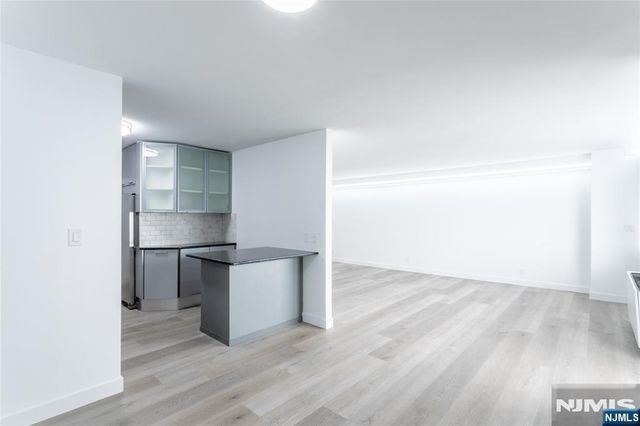 1600 Parker Avenue 20A, Fort Lee, NJ 07024