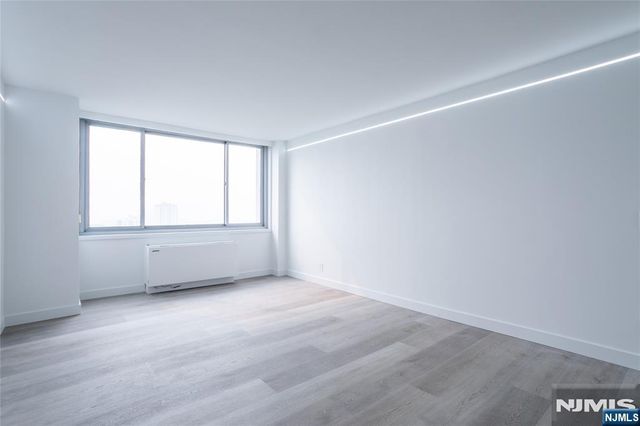 1600 Parker Avenue 20A, Fort Lee, NJ 07024