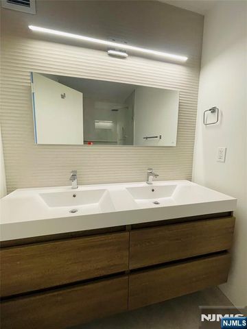 1600 Parker Avenue 20A, Fort Lee, NJ 07024