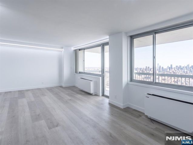 1600 Parker Avenue 20A, Fort Lee, NJ 07024