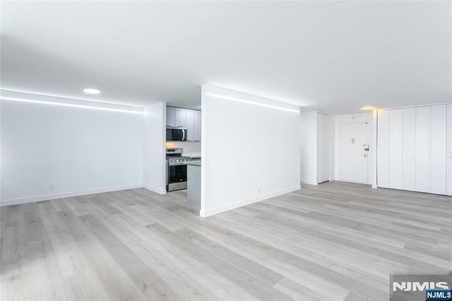 1600 Parker Avenue 20A, Fort Lee, NJ 07024