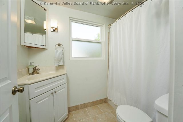 847 Lower Chester Road, Charleston, WV 25302