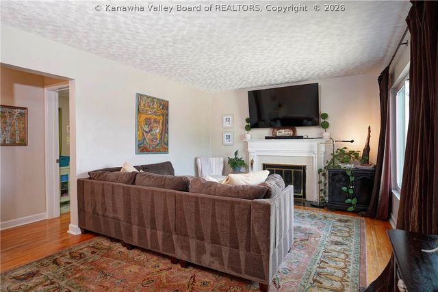 847 Lower Chester Road, Charleston, WV 25302