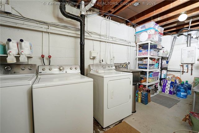 847 Lower Chester Road, Charleston, WV 25302