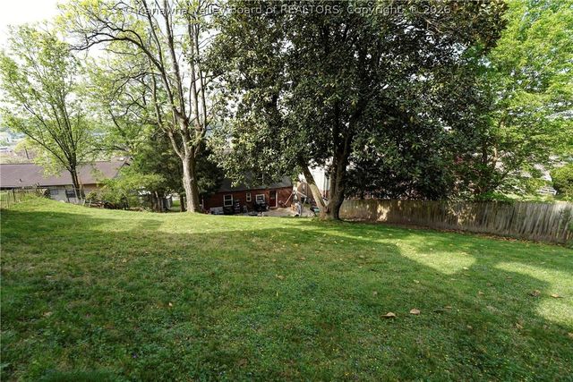 847 Lower Chester Road, Charleston, WV 25302
