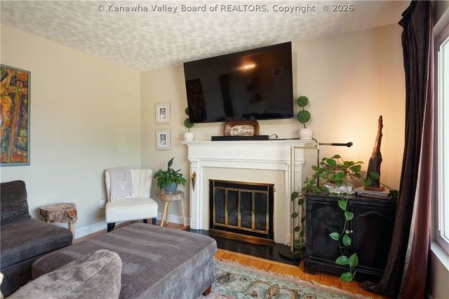 847 Lower Chester Road, Charleston, WV 25302
