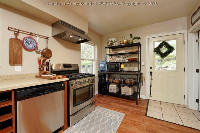 847 Lower Chester Road, Charleston, WV 25302