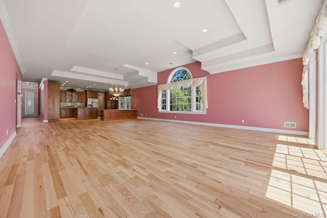381 Altessa Boulevard, Melville, NY 11747