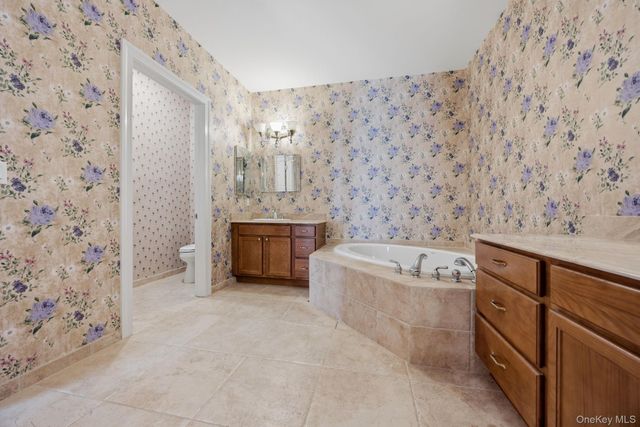 381 Altessa Boulevard, Melville, NY 11747