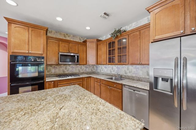 381 Altessa Boulevard, Melville, NY 11747
