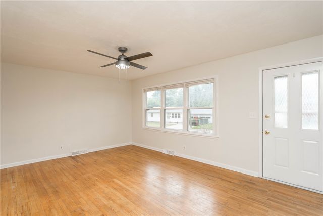 312 W 16th Street N, Newton, IA 50208