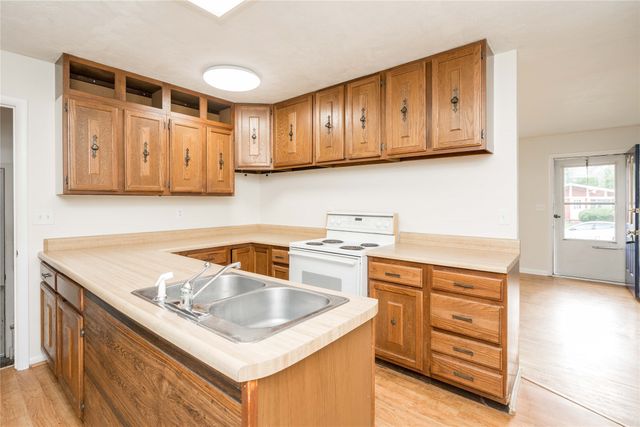 312 W 16th Street N, Newton, IA 50208