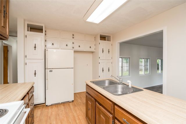 312 W 16th Street N, Newton, IA 50208