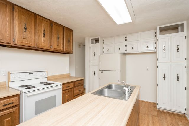 312 W 16th Street N, Newton, IA 50208