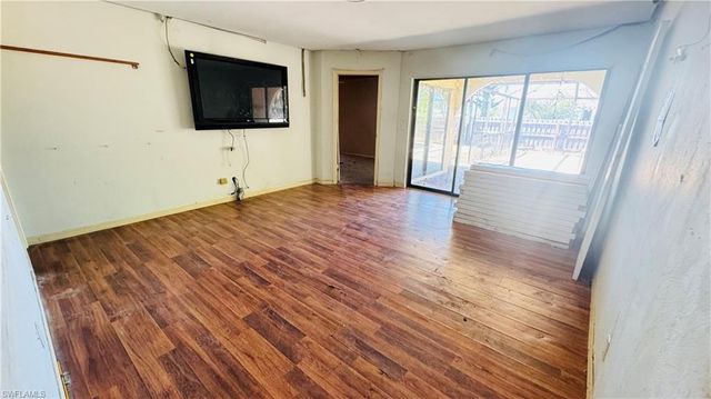 1318 SW 2nd AVE, Cape Coral, FL 33991