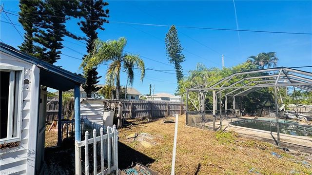 1318 SW 2nd AVE, Cape Coral, FL 33991