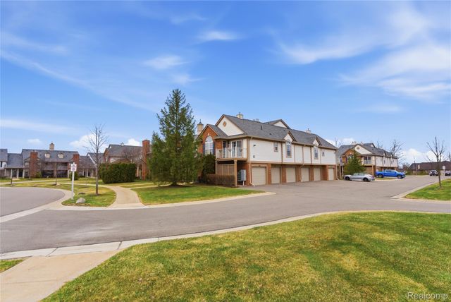 3402 Tremonte Circle N, Oakland Charter Township, MI 48306