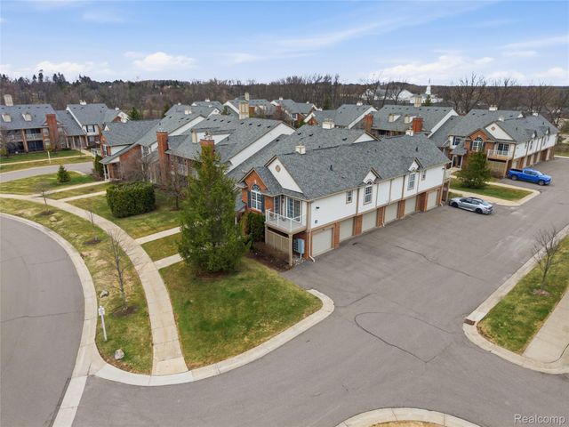3402 Tremonte Circle N, Oakland Charter Township, MI 48306