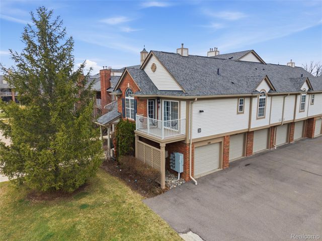 3402 Tremonte Circle N, Oakland Charter Township, MI 48306