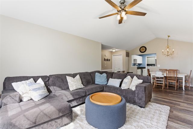 3402 Tremonte Circle N, Oakland Charter Township, MI 48306