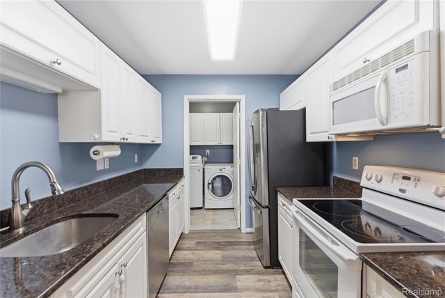 3402 Tremonte Circle N, Oakland Charter Township, MI 48306