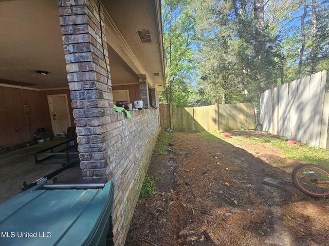 125 Cedarwood Drive, R, Jackson, MS 39212