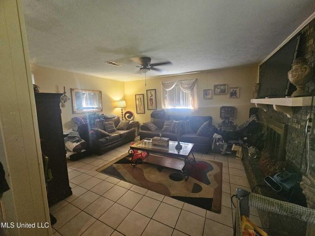 125 Cedarwood Drive, R, Jackson, MS 39212