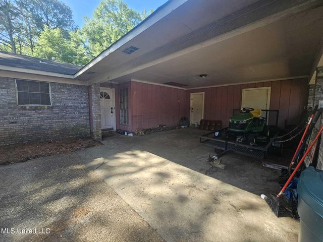 125 Cedarwood Drive, R, Jackson, MS 39212